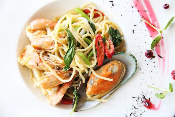 Spaghetti mit Meeresfrüchten — Stockfoto