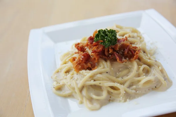 Spaghetti Carbonara with bacon and cheese — Stock Photo, Image