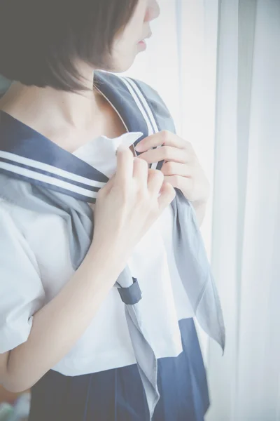 Asiatico ragazza studente in scuola uniforme — Foto Stock