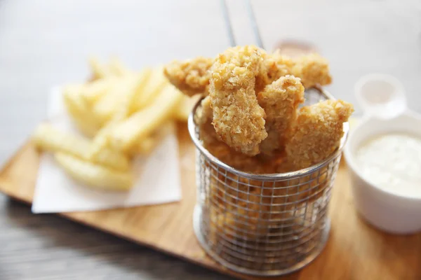 Pescado y patatas fritas — Foto de Stock