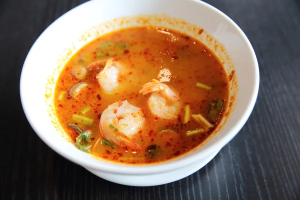 Tom Yum soup Thai traditional spicy prawn soup — Stock Photo, Image