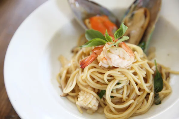 Spaghetti mit Meeresfrüchten in Nahaufnahme — Stockfoto