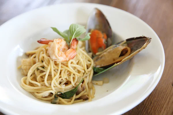 Spaghetti mit Meeresfrüchten in Nahaufnahme — Stockfoto