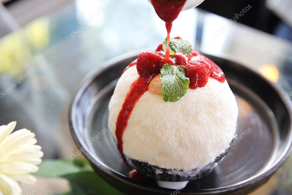 Shaved ice with milk and strawberry 