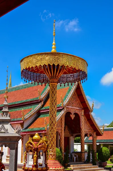 Ват Пхра Тхат Харипхунчай — стоковое фото