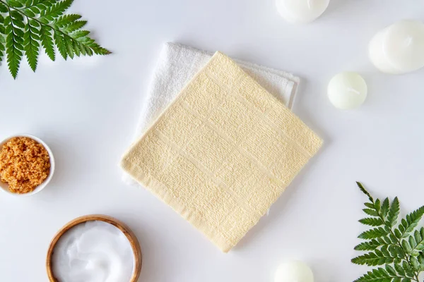 Contexto Para Produtos Cômicos Com Velas Toalhas Verduras Cuidados Com — Fotografia de Stock