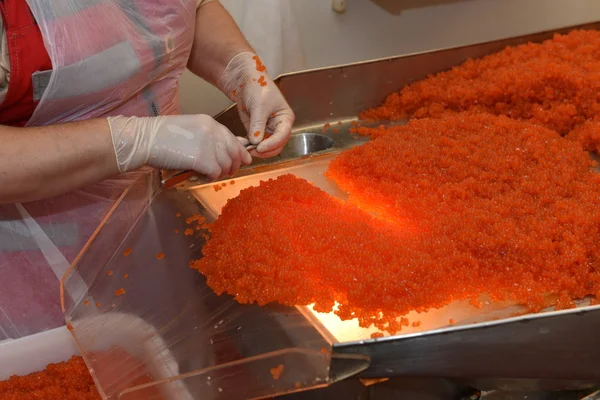 Somon havyar işlenmesi