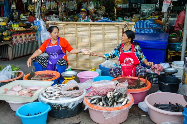 Obchod na trhu Singburi. — Stock fotografie