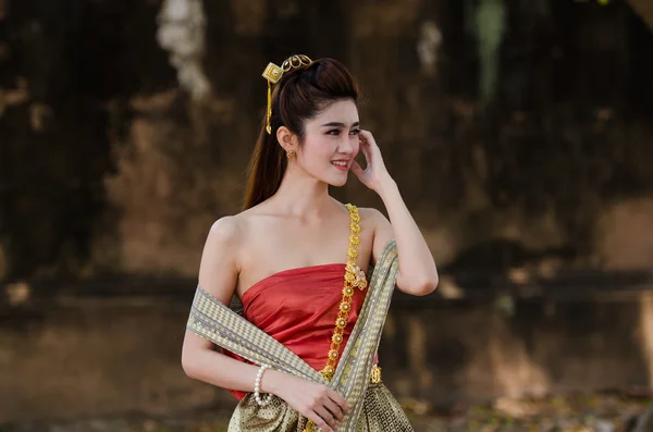 Tailandês mulher vestir tradicional . — Fotografia de Stock
