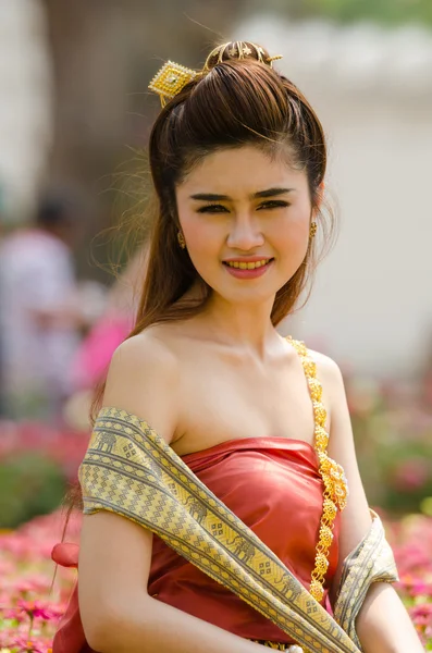 Taylandlı kadın geleneksel giyinme. — Stok fotoğraf