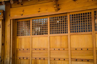 Geleneksel Kore tarzı mimarisi.