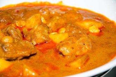 massaman tavuk köri.