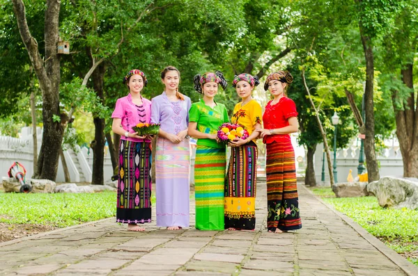 Люди Тай Yai — стокове фото