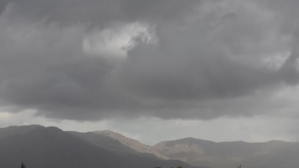 Nubi temporalesche . — Video Stock