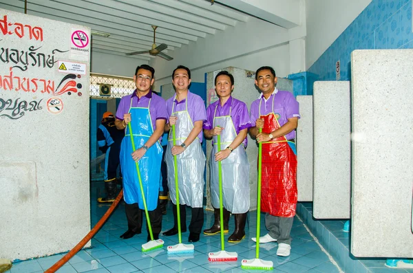 Pubic toilet schoonmaken — Stockfoto