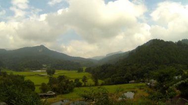 Dağ, Doi Inthanon bulutlara hareket.