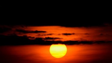 Sunrise, zaman atlamalı.