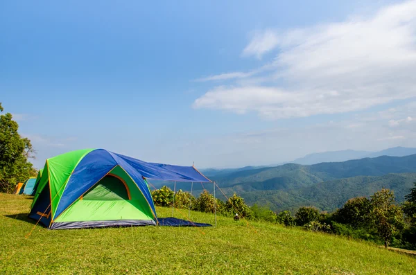 Tent op de berg. — Stockfoto