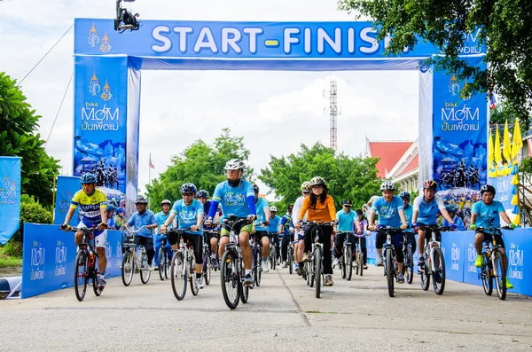 Bici para mamá — Foto de Stock