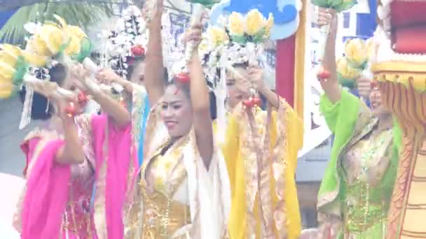 Het respect aan god van Chinese het jaarlijkse festival. — Stockvideo