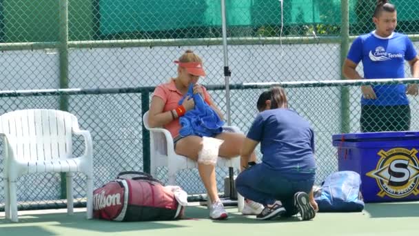 Angelina Skidanova v Chang Pro vítězství na okruhu Itf 2015 — Stock video