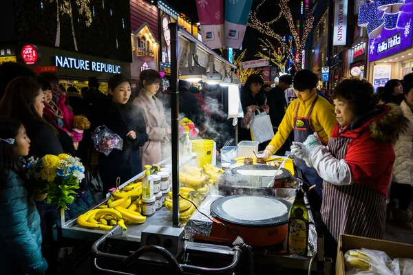 Einkaufsstraße am Myeongdong-Markt — Stockfoto