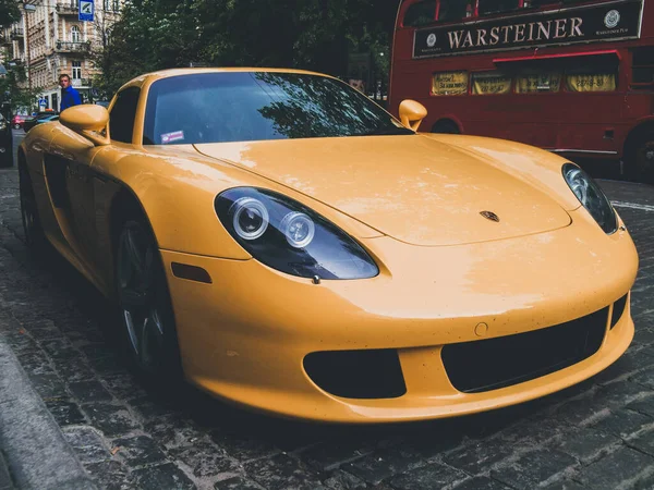 Kiev Ucrânia Junho 2011 Supercarro Exclusivo Porsche Carrera Está Estacionado — Fotografia de Stock