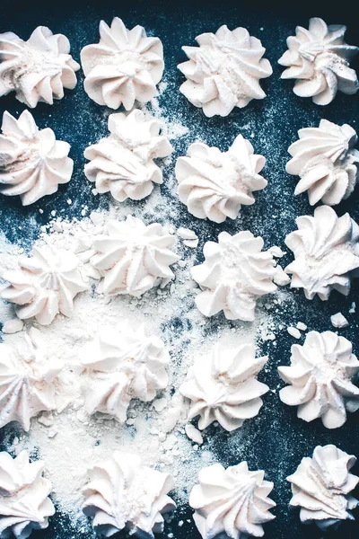 Печиво Meringue Синьому Тлі Походження Мерінге Скрижані Гуді — стокове фото