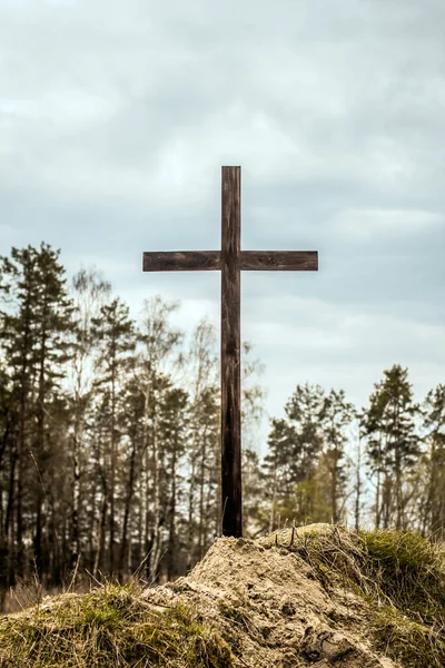 Σταυρός Στο Λόφο Κενός Σταυρός Στον Ουρανό Αληθινό Πάσχα Ελπίδα — Φωτογραφία Αρχείου