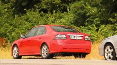 Chernihiv, Ukrayna - 24 Temmuz 2021: Saab vagonları 9-5, 9-3. Saab arabalarının farklı modelleri. Araba videoları