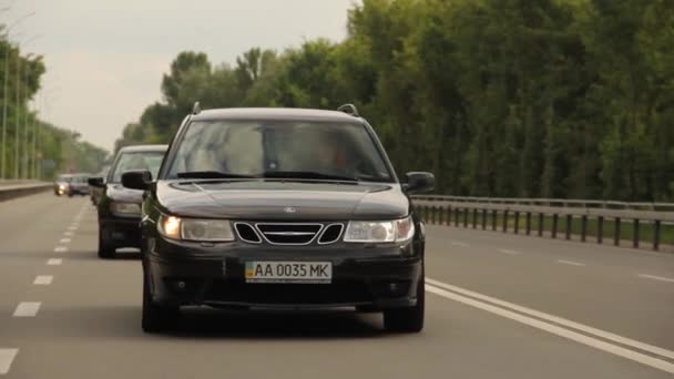 Czernigow Ukraina Lipca 2021 Saab Samochody Ruchu Drodze Samochód Jedzie — Wideo stockowe