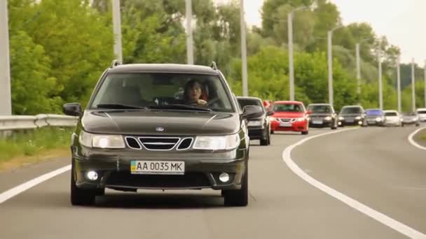 Chernigov Ukrayna Temmuz 2021 Saab Araç Yolda Ilerliyor Araba Yol — Stok video
