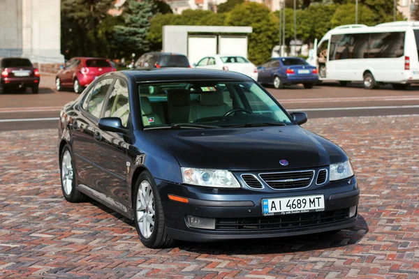 Chernigov Ucrania Julio 2021 Blue Saab Ciudad — Foto de Stock