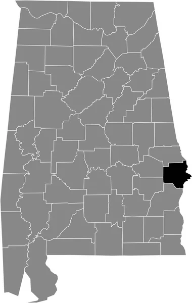 米国アラバマ州の灰色の地図の中にある米国ラッセル郡の黒いハイライトされた場所 — ストックベクタ