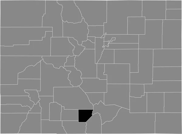 コロラド州 アメリカ の灰色の地図の中にあるアメリカアラモサ郡の黒いハイライトされた場所 — ストックベクタ