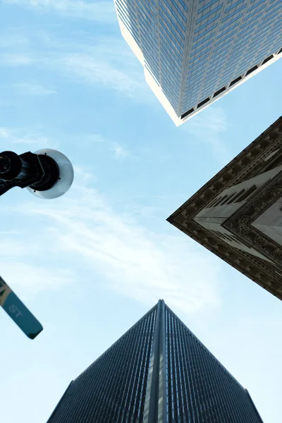 Edificios altos de la ciudad —  Fotos de Stock