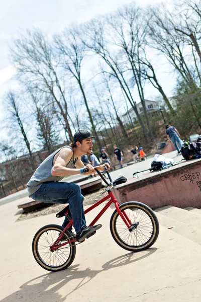 At Binme Bmx sürücüsü — Stok fotoğraf