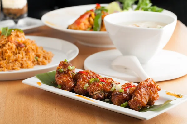 Variedad de platos de comida tailandesa — Foto de Stock