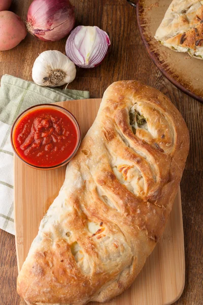 Stromboli фаршировані хліб — стокове фото