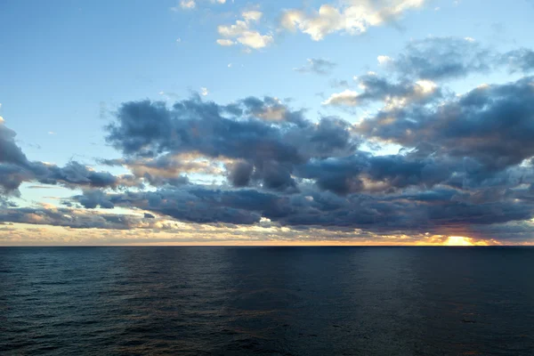 Pôr do sol sobre o Atlântico — Fotografia de Stock