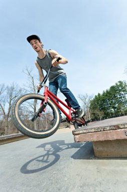 bmx sürücüsü taşlama