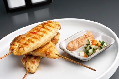 Izgara tavuk Satay şiş