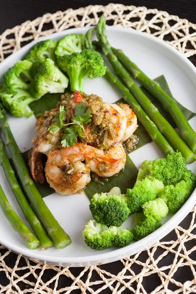 Gamberetti Scampi con verdure — Foto Stock