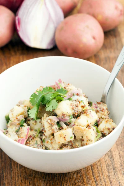 Tigela de salada de batata — Fotografia de Stock