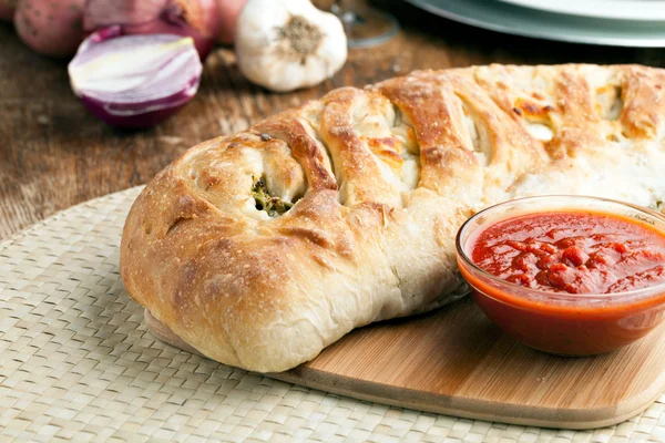 Stromboli фаршировані хліб — стокове фото