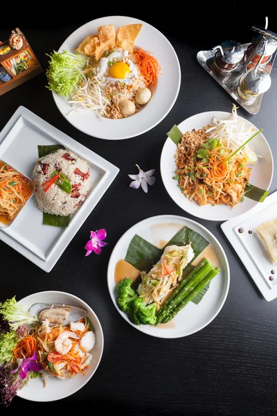 Platos de comida tailandesa — Foto de Stock