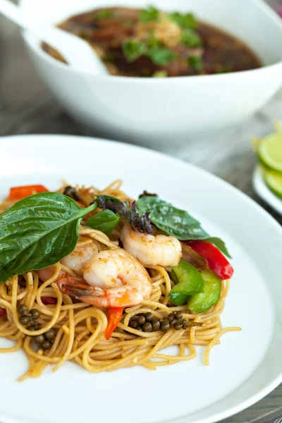 Thai Shrimp Dish with Noodles — Stock Photo, Image