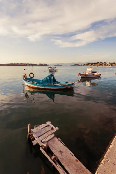 Lodě kotví v Ayvalik — Stock fotografie