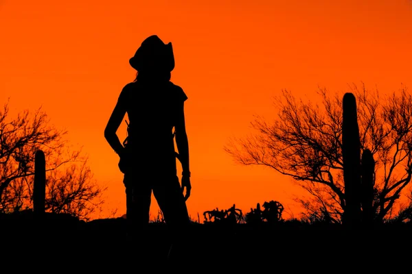 Afternoon desert hiker — Stock Photo, Image