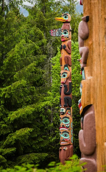 Eagle stång på Saxman Villiage — Stockfoto